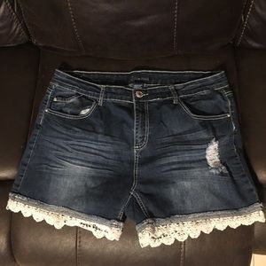 Woman’s Jean shorts